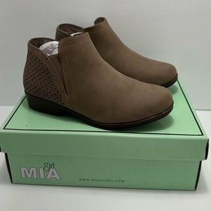 Mia Kids Girls size 3 Boots